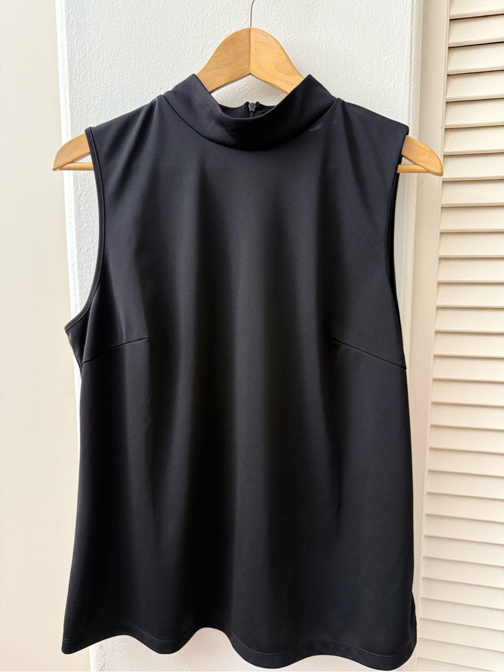 Joan Rivers Black Sleeveless Mock Neck Tank